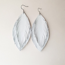 Leather feathers earrings